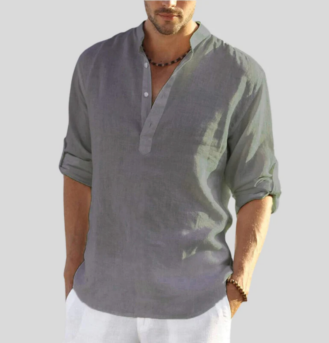  Male model wearing a stylish casual shirt with a clean neckline.