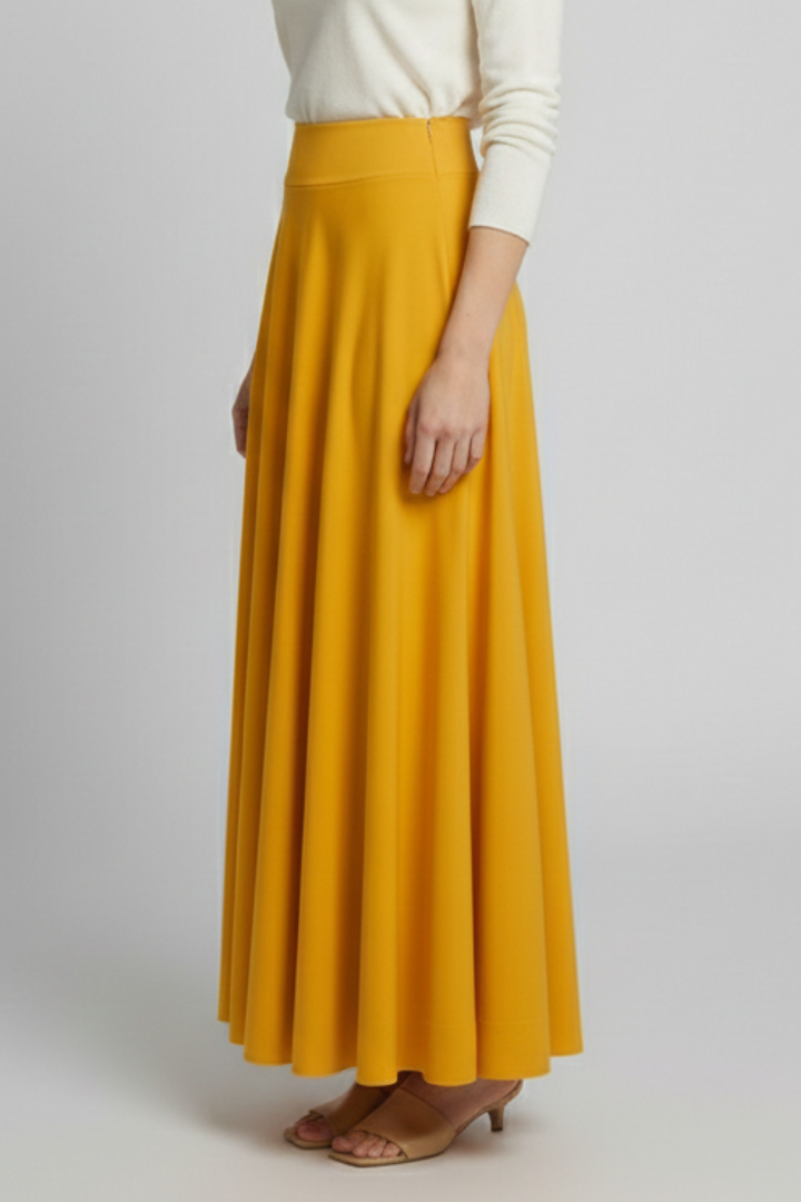 Side angle high waist skirt model gray backdrop