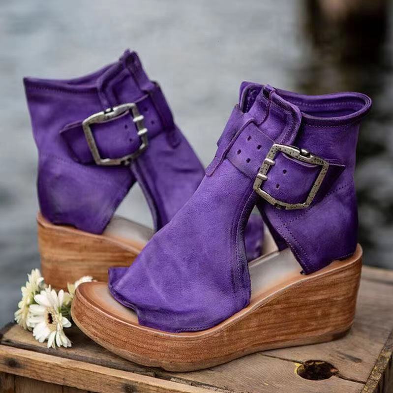 Cushioned wedge sandals displayed on a clean background for casual daily wear.