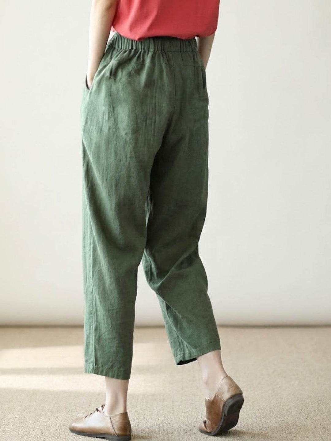 Women’s casual drawstring bottoms displayed on a plain background with adjustable waist detai