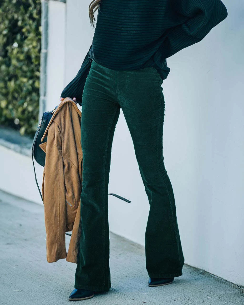 Brevolde | Women's Wide-Leg High-Rise Corduroy Flared Trousers — Dark Green