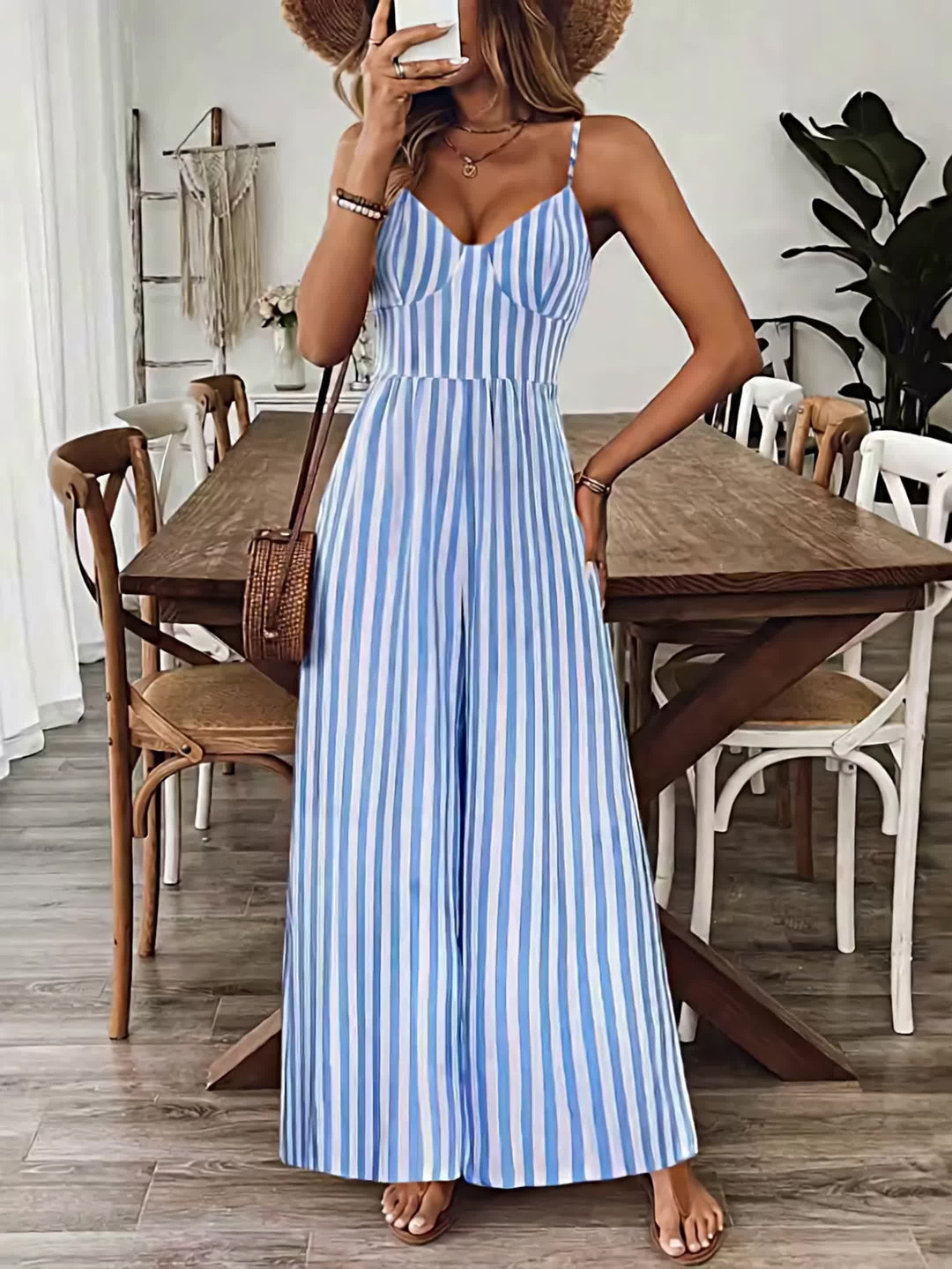 Eloise | Women's Wide-Leg Elegant striped wide jumpsuit with V Ausschnitt and Schleife hinten — 1